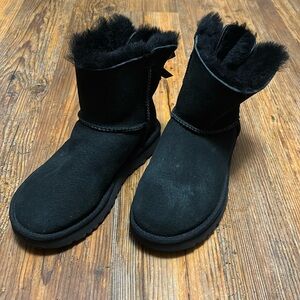 Black bow Ugg boots